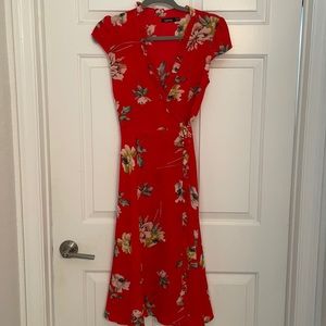 Red boohoo size 4 red floral dress
